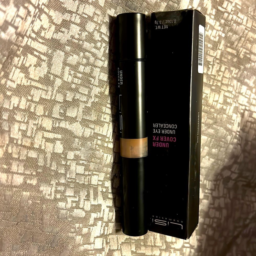 LiSi Cosmetics Under Cover FX